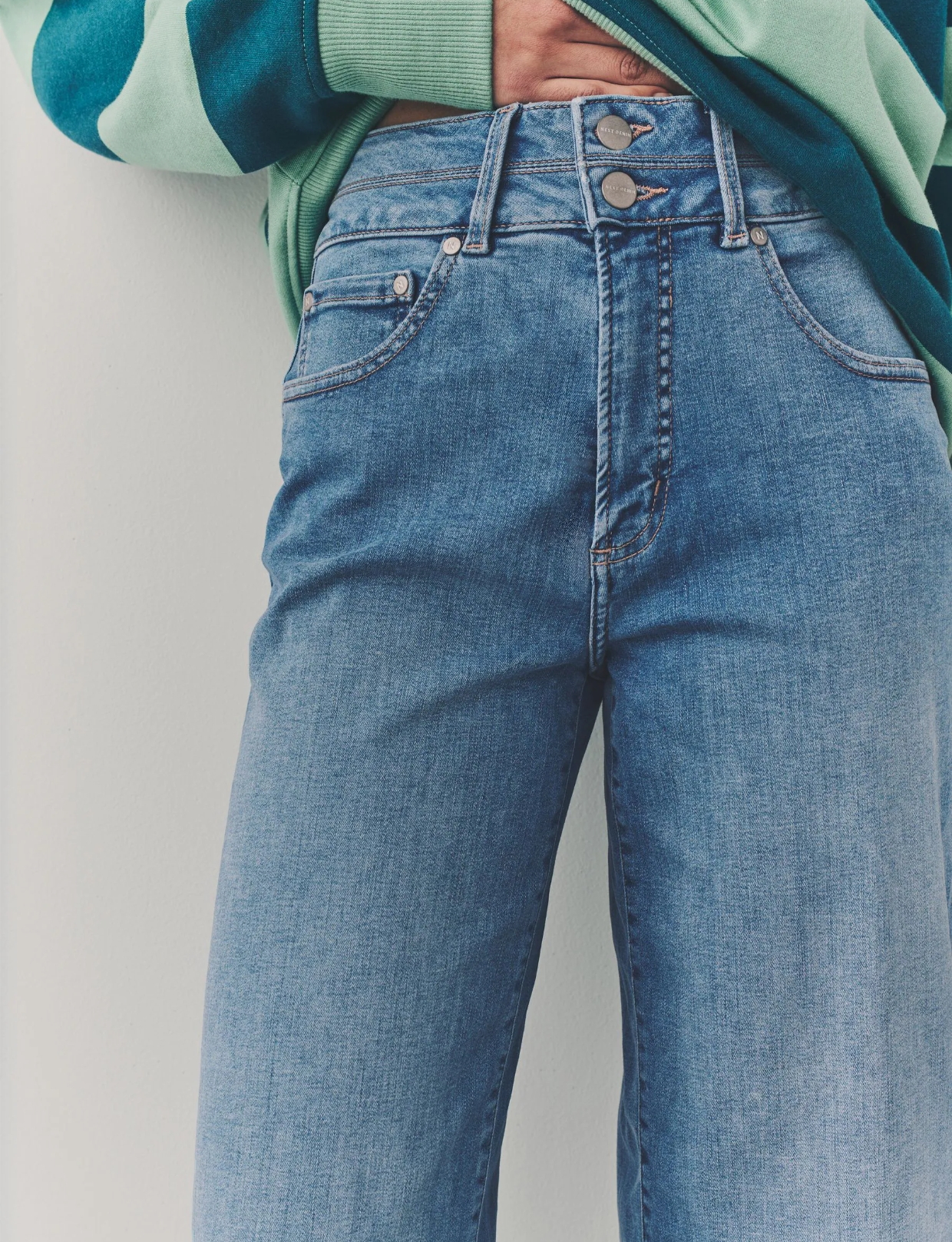 mid-blue-wide-crop-lift-slim-&-shape-jeans